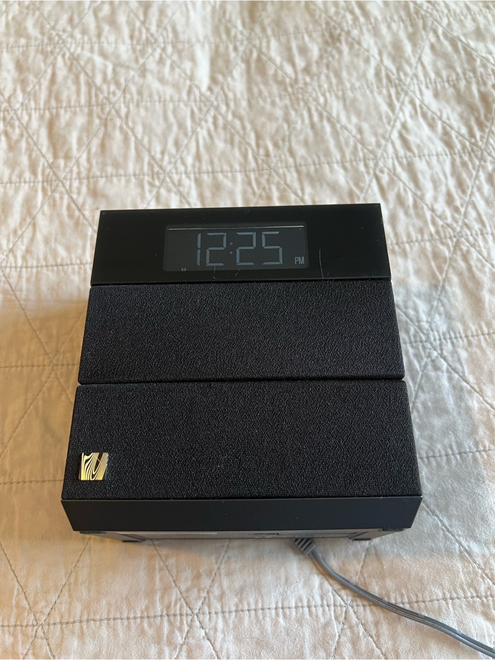 Soundfreaq Sound Rise SFQ 08 Bluetooth Speaker Alarm Clock Radio